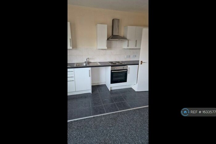 2 Bedroom Flat To Rent In Alexandra Road, Grimsby, DN31
