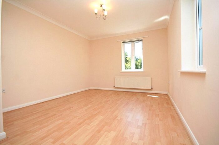 2 Bedroom Flat To Rent In Wade Court, Cheltenham, Glos, GL51