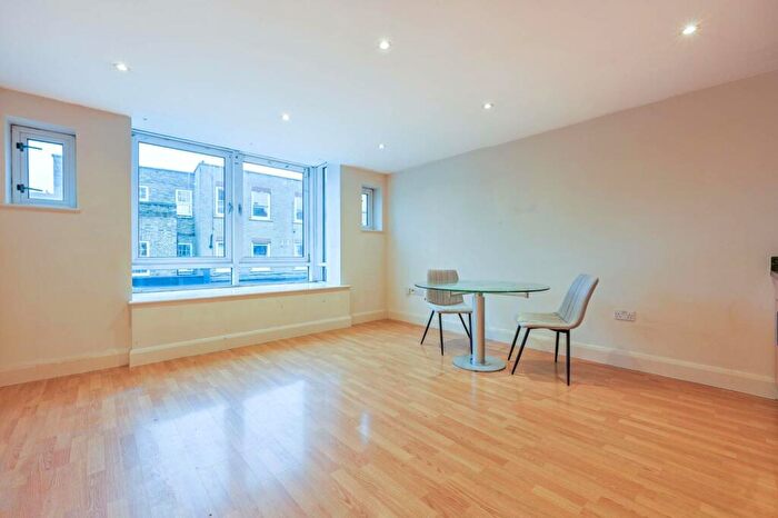 1 Bedroom Flat To Rent In Clarendon House, Kingston, Kingston Upon Thames, KT2