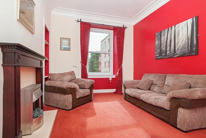 2 Bedroom Flat To Rent In L Moncrieff Terrace, Edinburgh, EH9
