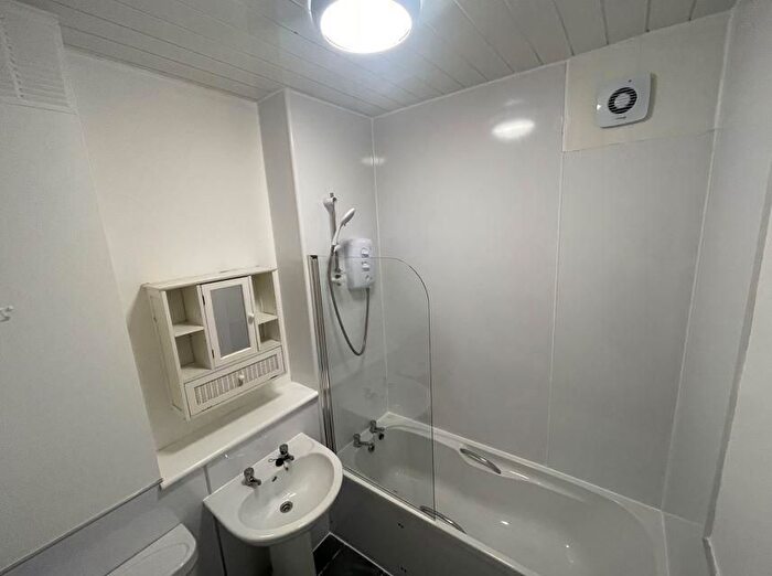 2 Bedroom Flat To Rent In /L, Earl Street, Dundee, DD2