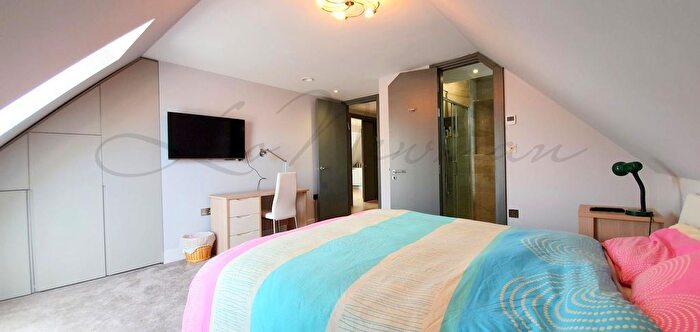 2 Bedroom Flat To Rent In Hendon Way, Hendon, NW4