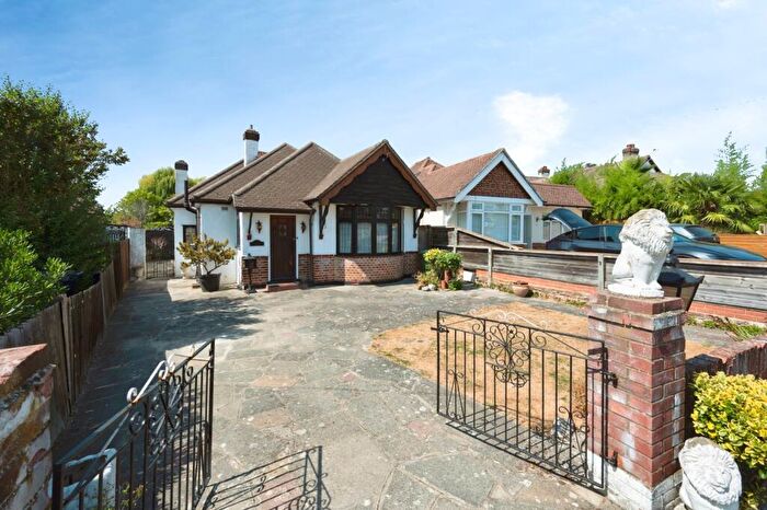2 Bedroom Bungalow For Sale In The Warren, Worcester Park, Surrey, KT4