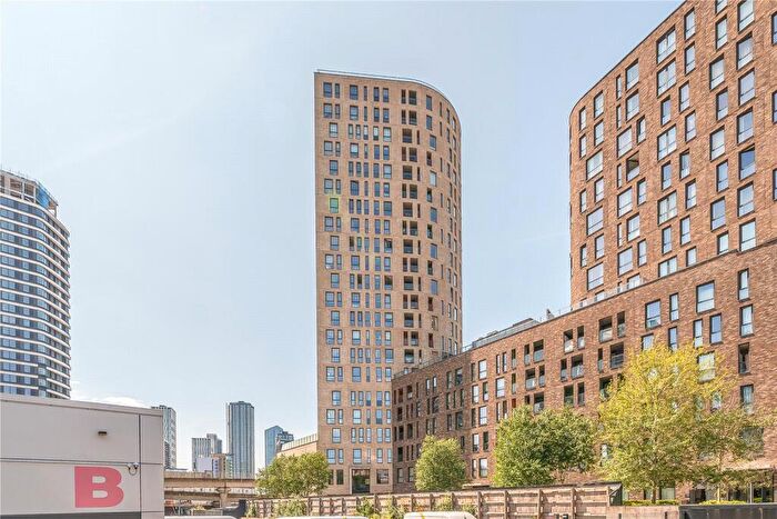1 Bedroom Apartment To Rent In Roosevelt Tower, Williamsburg Plaza, London, E14