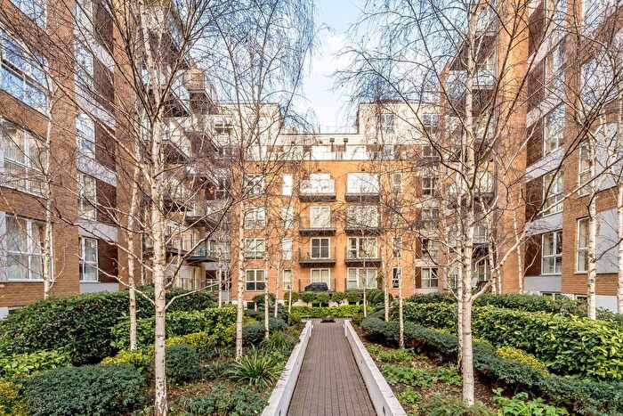 2 Bedroom Flat To Rent In Bromyard Avenue, Acton, W3