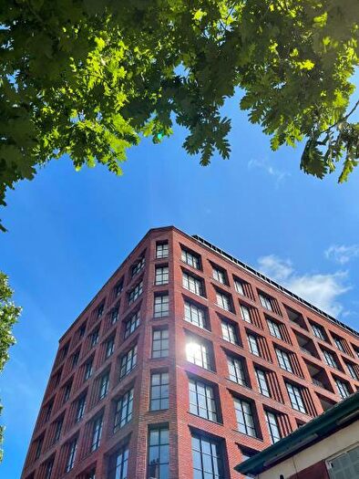 2 Bedroom Apartment To Rent In Apt . :: One Silk St, M4