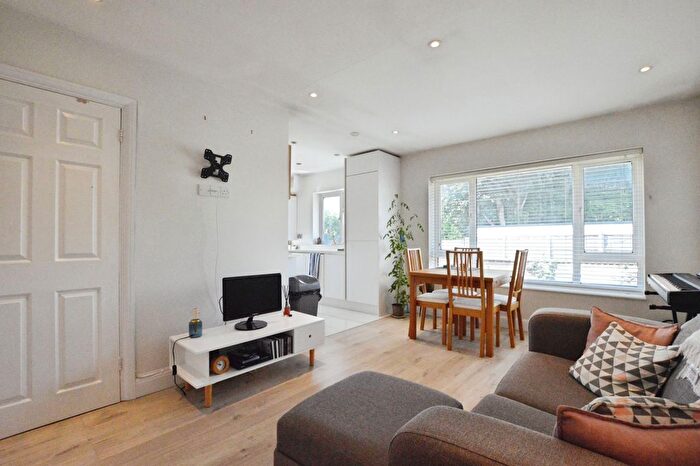 2 Bedroom Maisonette To Rent In Camp Road, St Albans, AL1