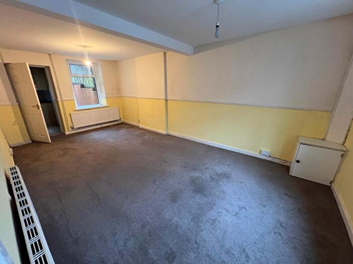 3 Bedroom Terraced House For Sale In High Street, Mountain Ash - Mountain Ash, CF45
