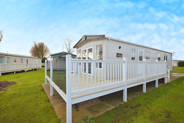 2 Bedroom Caravan For Sale In Cedar Lakes, Southview Leisure Park, Skegness, PE25