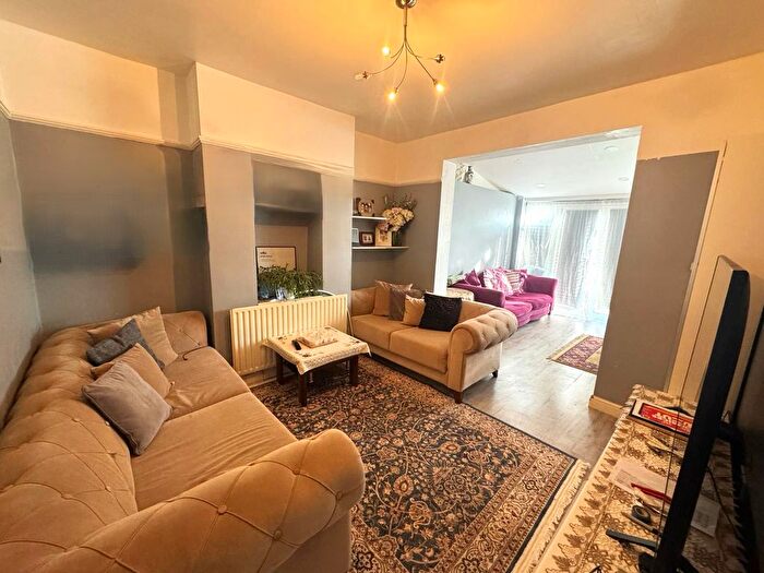 4 Bedroom Semi Detached House To Rent In Bishops Ken Road, Kenton, HA3