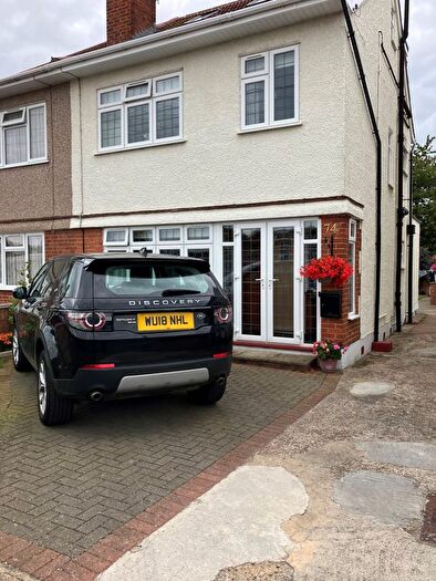 4 Bedroom Semi-Detached House To Rent In Raynton Drive, Hayes, UB4