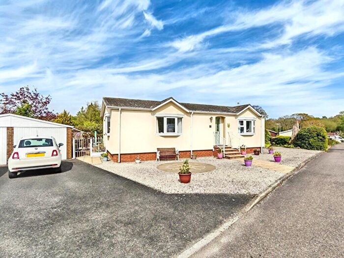 2 Bedroom Park Home For Sale In Pathfinder Village, Exeter, EX6
