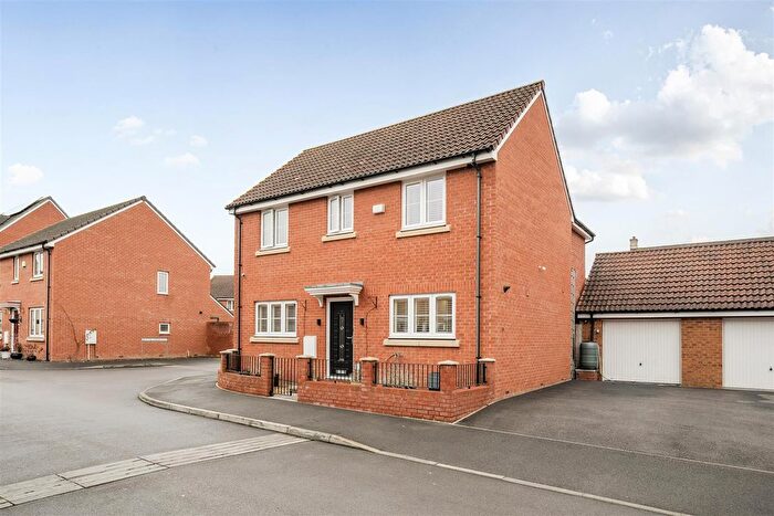 4 Bedroom Detached House For Sale In Alnwick Road, Trowbridge, BA14
