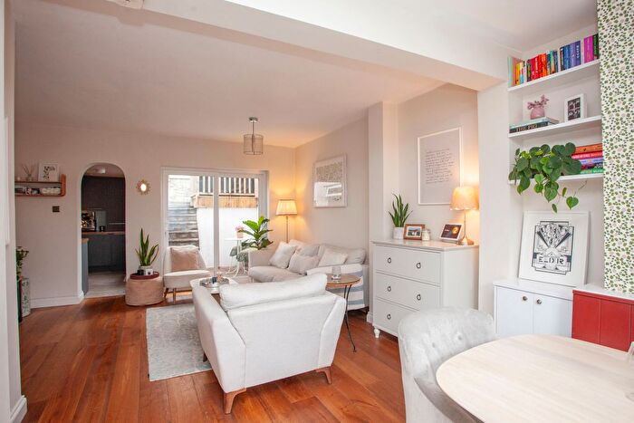 3 Bedroom Terraced House For Sale In Waters Lane, Bristol, BS9