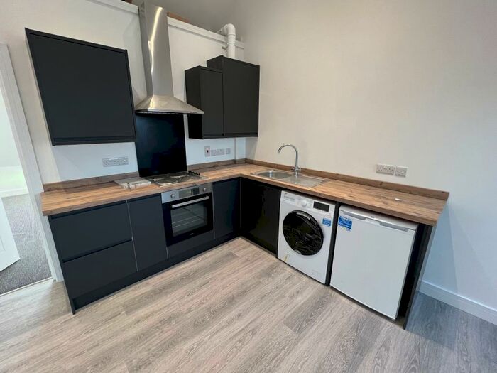 3 Bedroom Flat To Rent In Avenue Road, Rugby, CV21