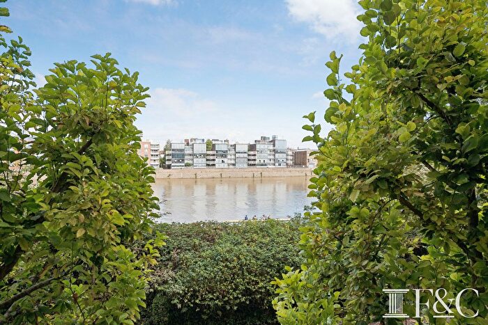 2 Bedroom Flat For Sale In Somerville Avenue, London, SW13