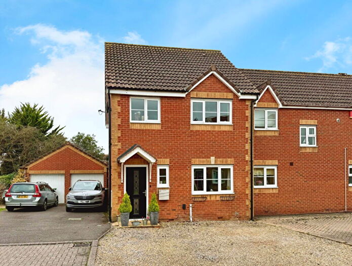 3 Bedroom Semi Detached House For Sale In The Chandlers, Cowes., PO31