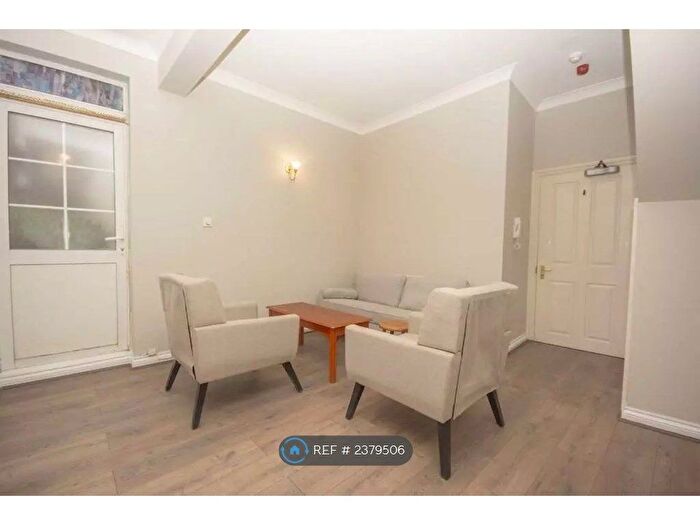 1 Bedroom Flat To Rent In Park Mansions, London, NW4