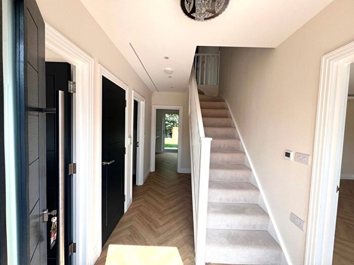 5 Bedroom Semi Detached House To Rent In Brookers Hill, Shinfield, RG2