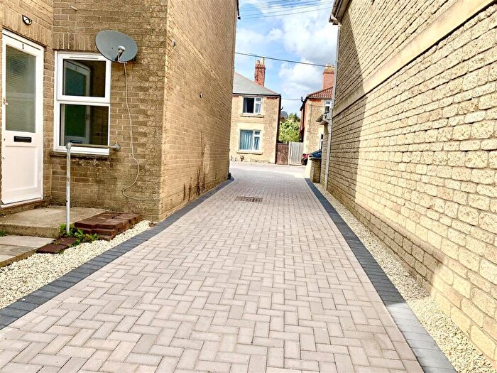 2 Bedroom Flat To Rent In Parkfields, Chippenham, SN15