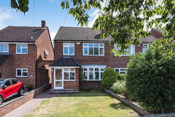3 Bedroom Semi-Detached House For Sale In Miller Road, Gravesend, DA12