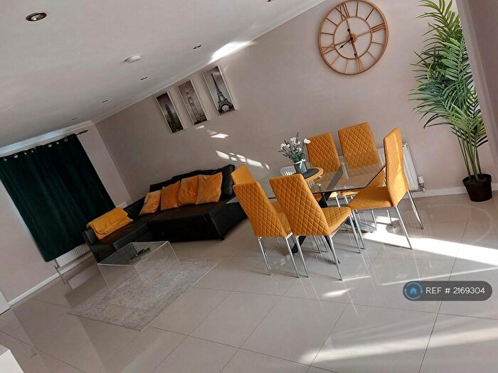 3 Bedroom Terraced House To Rent In Chivalry Road, London, SW11