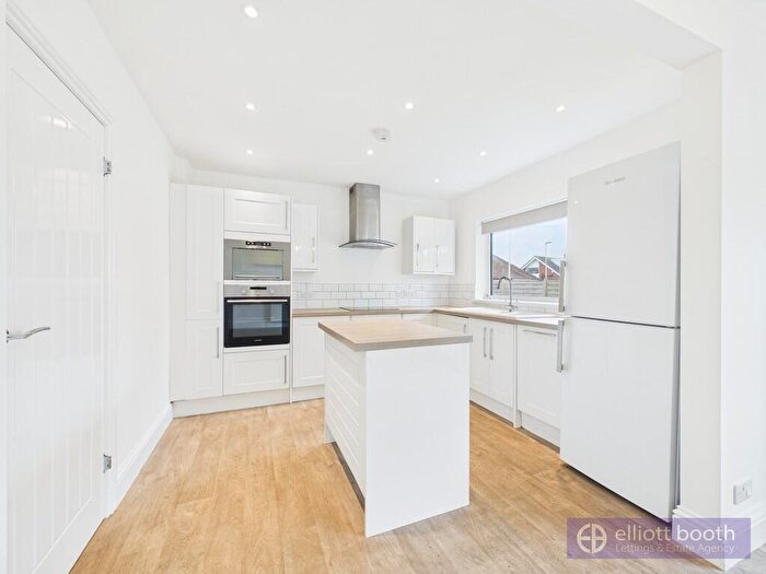 3 Bedroom Semi-Detached House For Sale In Midgeland Road, FY4