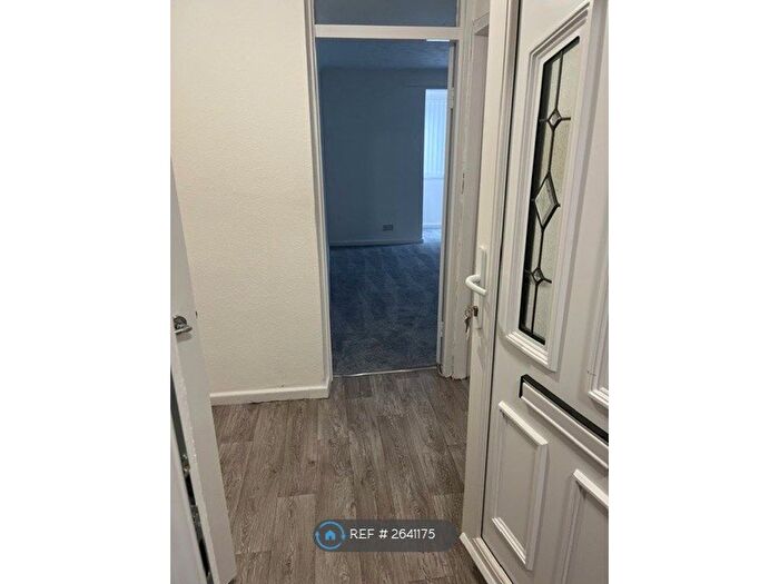 2 Bedroom Flat To Rent In Huddleston Close, Wirral, CH49