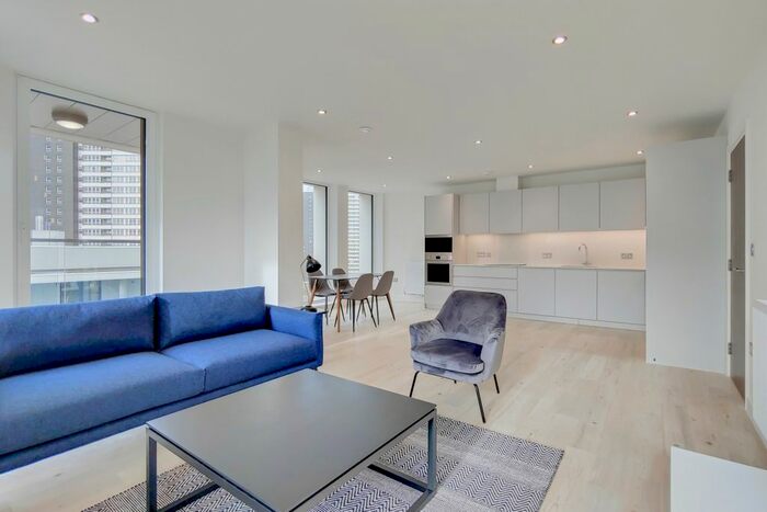 3 Bedroom Flat To Rent In Atelier Point, London, E15