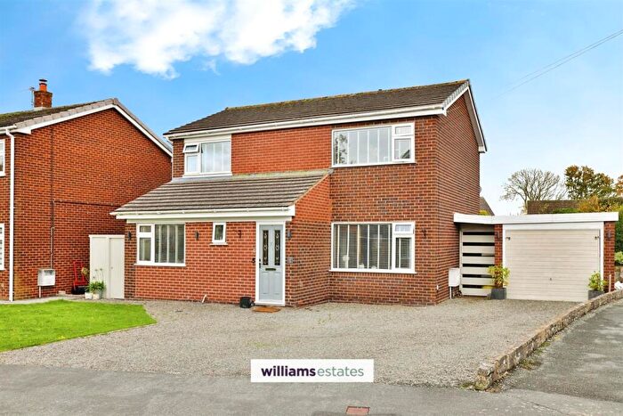 4 Bedroom Detached House For Sale In Lon Nant, Denbigh, LL16