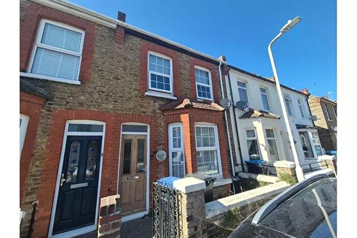 2 Bedroom Terraced House For Sale In Livingstone Road, Broadstairs, CT10