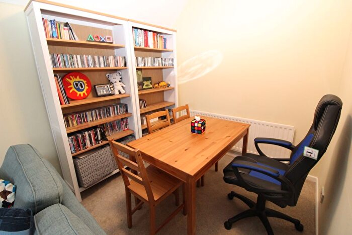 2 Bedroom Flat For Sale In Chichester Gardens, Belfast, BT15