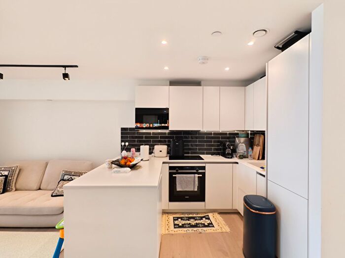1 Bedroom Flat To Rent In New Tannery Way, London, SE1