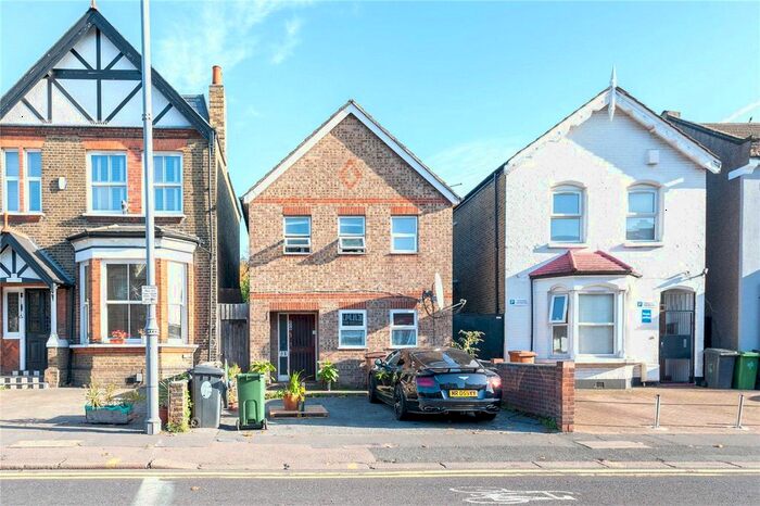 2 Bedroom Flat To Rent In Hoe Street, Walthamstow, London, E17