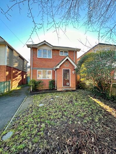 4 Bedroom Property To Rent In Wordsworth Avenue, Bournemouth, BH8