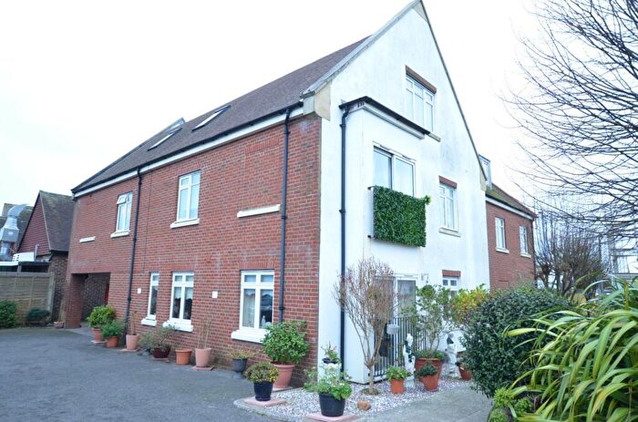 1 Bedroom Flat To Rent In Benjamin Court, Malthouse Road, PO20