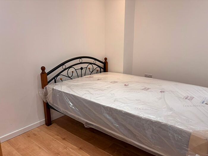 4 Bedroom Flat To Rent In Robsart Street, London, SW9