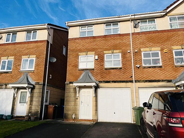 3 Bedroom Town House For Sale In Owens Farm Drive, Stockport, SK2