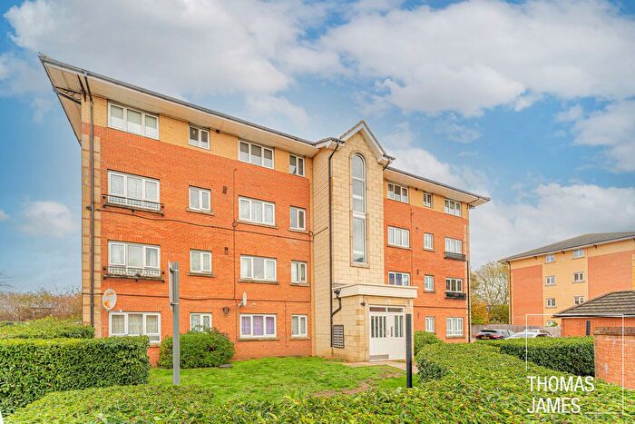 2 Bedroom Flat For Sale In Buxton Close, London, N9