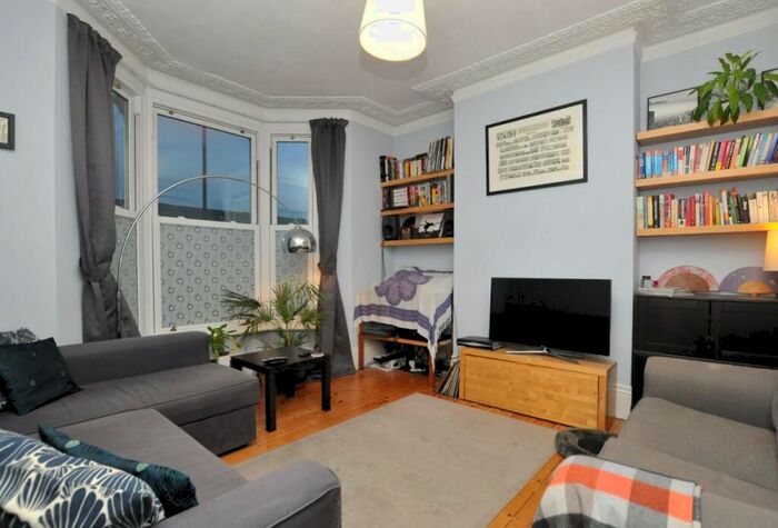 1 Bedroom Flat To Rent In Daleview Road, Stoke Newington, N15