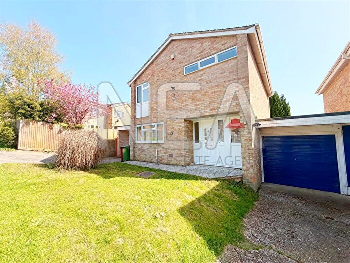 3 Bedroom Link Detached House To Rent In Harlech Avenue, Caversham Park Village, Reading, RG4