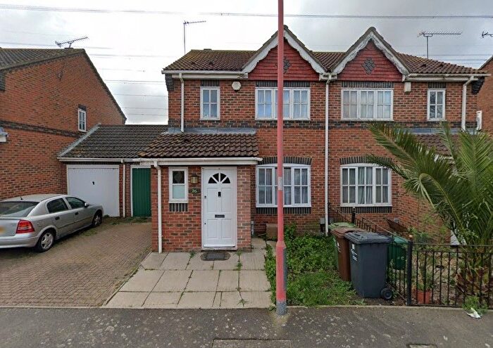 3 Bedroom End Of Terrace House To Rent In Sovereign Road, Barking, IG11