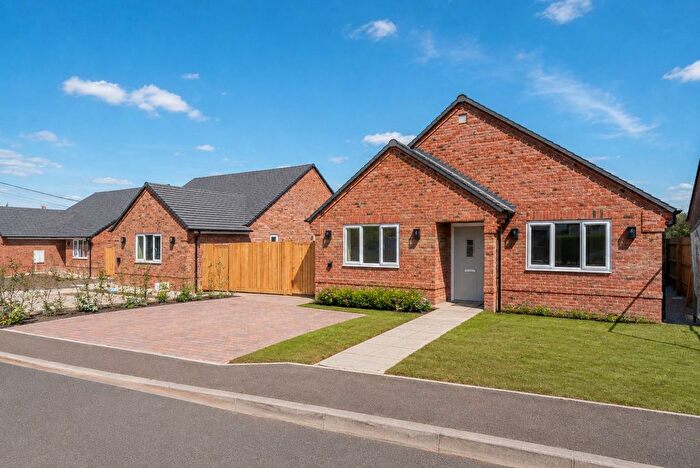 3 Bedroom Bungalow For Sale In Eythrope Road, Stone, Aylesbury, HP17