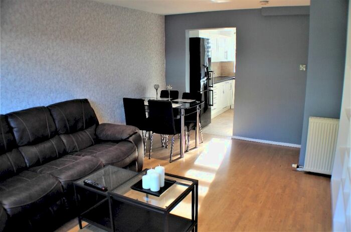 2 Bedroom Flat To Rent In Oxgangs Row, Oxgangs, Edinburgh EH13