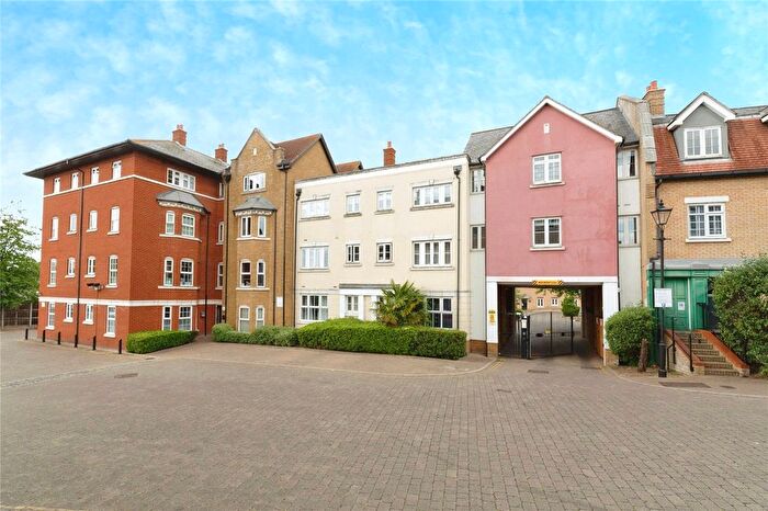 1 Bedroom Flat For Sale In Roche Close, Rochford, Essex, SS4