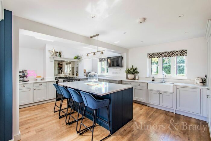 4 Bedroom Detached House For Sale In Whitwell Road, Sparham, Norwich, NR9