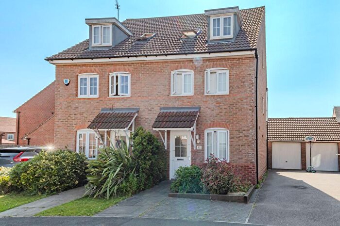 3 Bedroom Semi-Detached House For Sale In Birch Lane, Glenfield, LE3