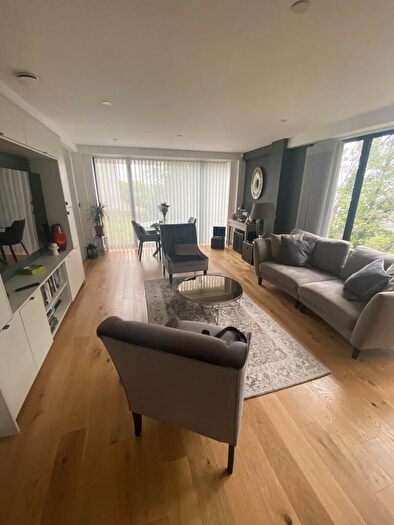 2 Bedroom Flat To Rent In Sainte Adresse, CF64