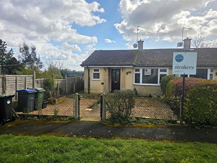 1 Bedroom Bungalow For Sale In Reids Piece, Purton, Swindon, SN5