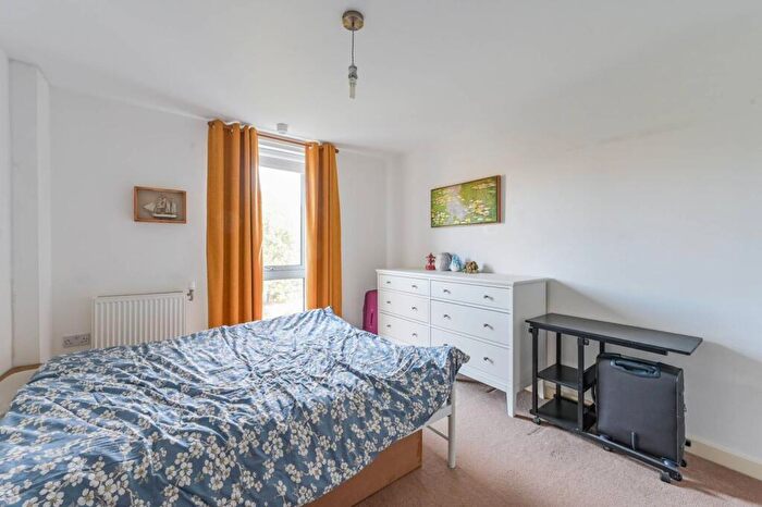 2 Bedroom Flat For Sale In (% Share) Harrison House, Martineau Square, Whitechapel, London, E1